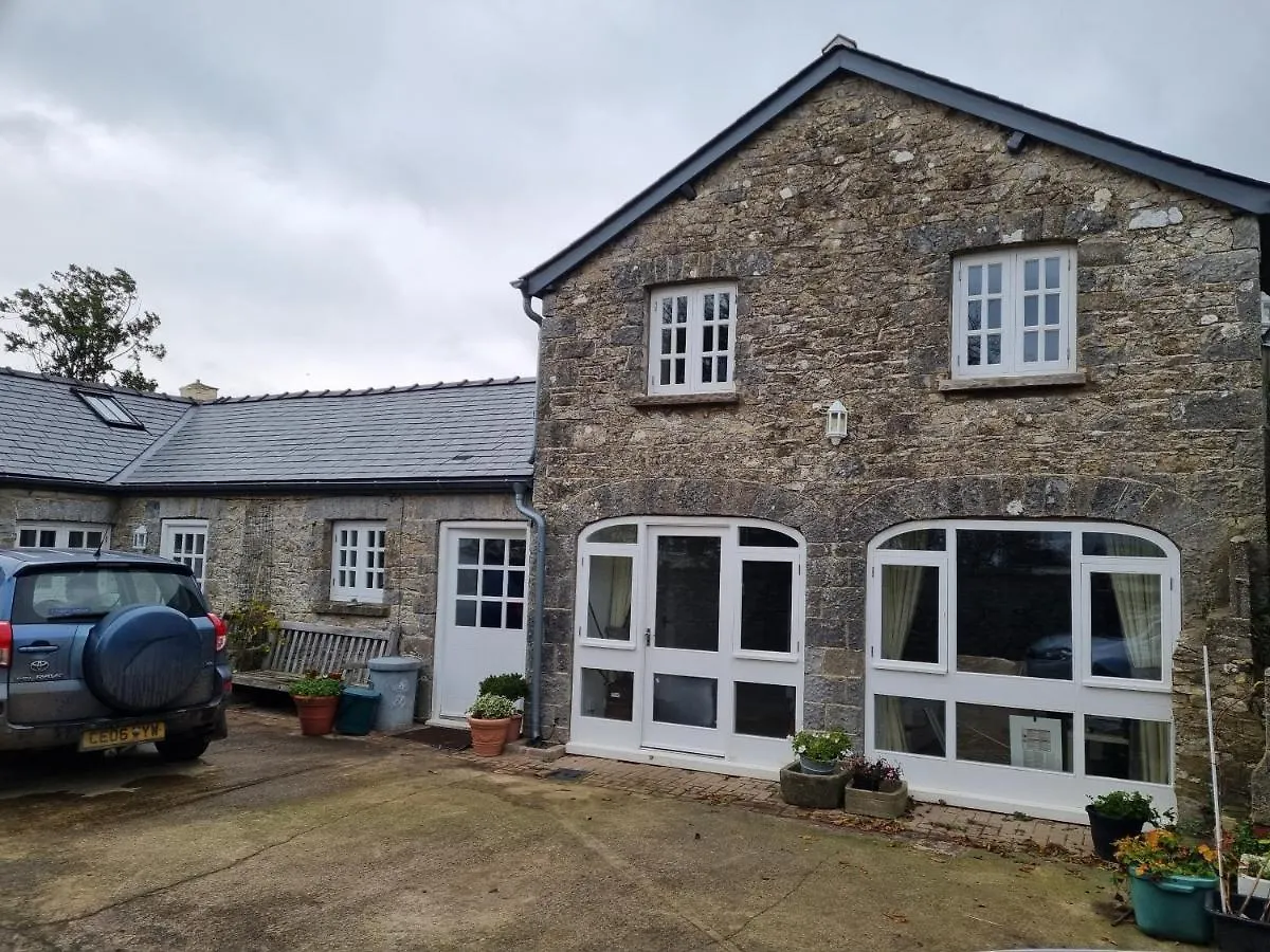 2 Stable Cottage, Llanbethery Llancarfan 0*,  United Kingdom