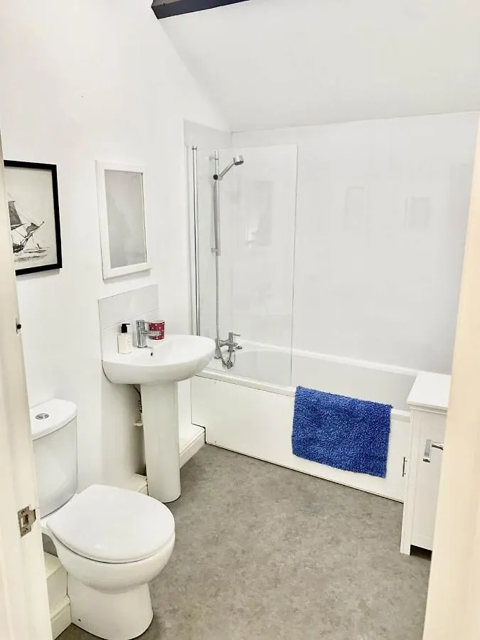 2 Stable Cottage, Llanbethery Llancarfan Apartment